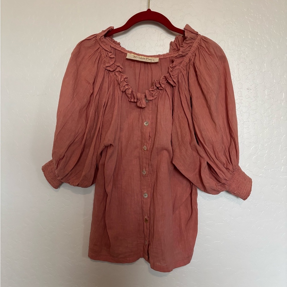 Jen's Pirate Booty Ruffled Blouse in Dusty Rose. Size Small